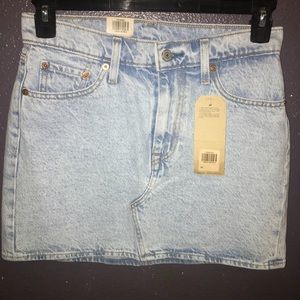 Brand new Levi’s skirt size26
